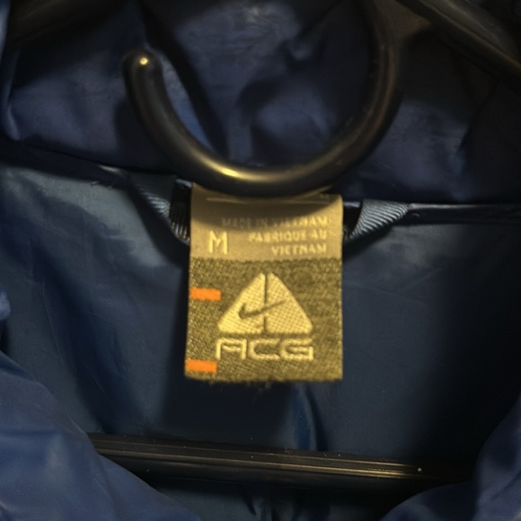 Vintage Nike ACG puffer vest size M. Good condition. - Picture 3 of 3